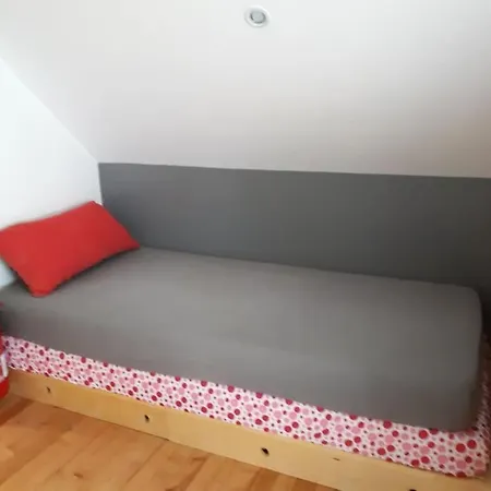 Stela, Family Moutain Hideout